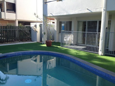 Noosa Parade Holiday Inn - Accommodation Rockhampton 2