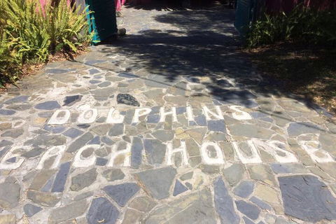 Dolphins Beach House - Accommodation Rockhampton 1