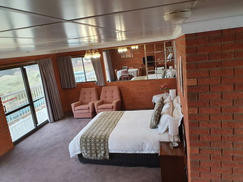 Waterloo Point - Accommodation Rockhampton 4