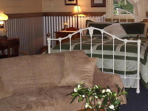 Springbank Bed & Breakfast - Accommodation Rockhampton 5