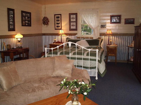 Springbank Bed & Breakfast - Accommodation Rockhampton 2