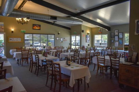 Dooleys Springsure Tavern And Motel - Accommodation Rockhampton 3