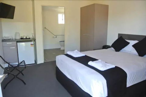 Dooleys Springsure Tavern And Motel - Accommodation Rockhampton 5