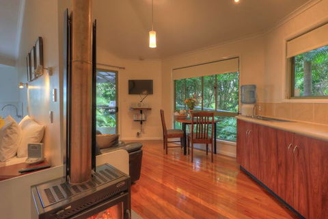 Montville Grove - Accommodation Rockhampton 4