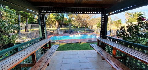 Acclaim Pine Grove Holiday Park - Accommodation Rockhampton 3