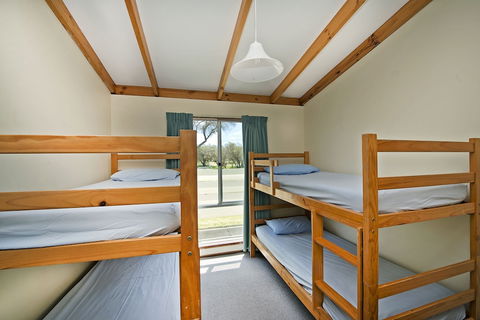 Acclaim Rose Gardens Beachside Holiday Park - Accommodation Rockhampton 3