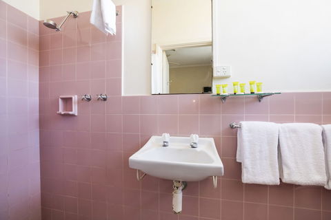 Esplanade Hotel - Accommodation Rockhampton 4