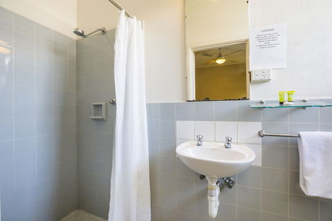 Esplanade Hotel - Accommodation Rockhampton 3