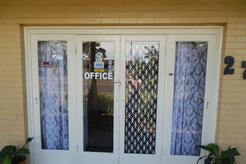 Flying Spur Motel - Accommodation Rockhampton 5