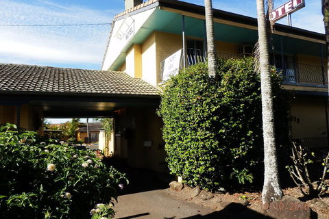Flying Spur Motel - Accommodation Rockhampton 2