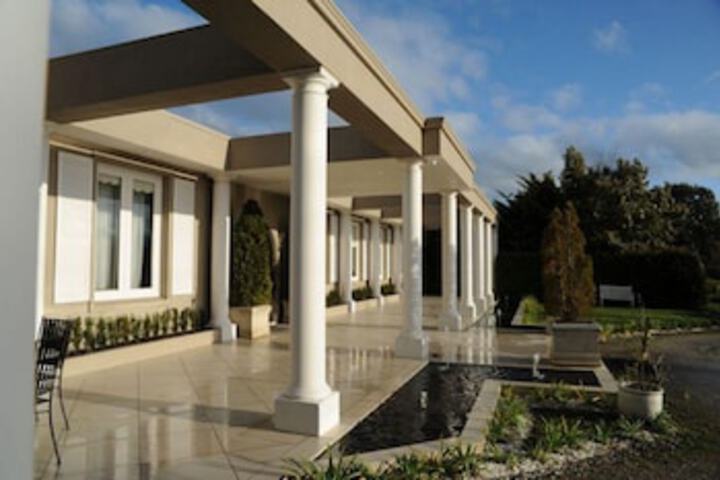 Mount Eliza VIC Accommodation Rockhampton