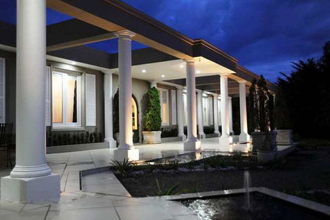 Norwood House Motel & Reception Centre - Accommodation Rockhampton 2