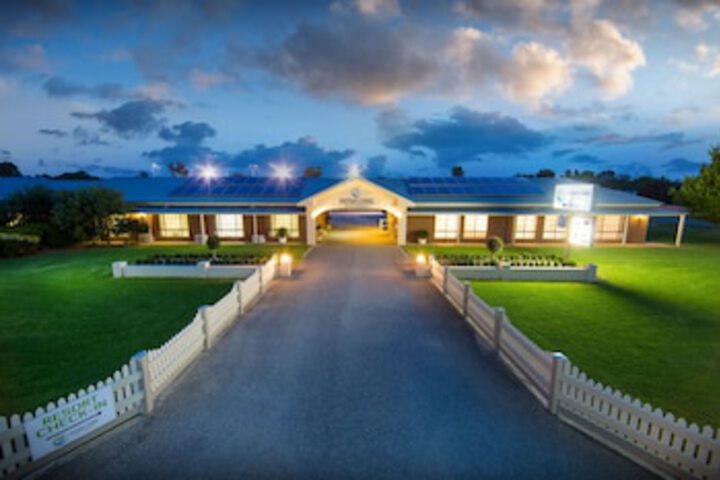 Howlong NSW Accommodation Rockhampton