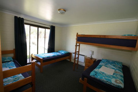 Alpha Centauri Townhouses - Accommodation Rockhampton 4