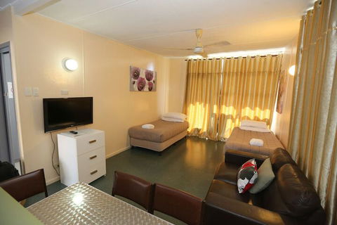 Harbour View Motel - Accommodation Rockhampton 7