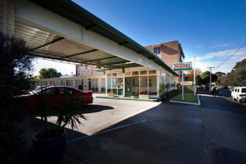 Parkville Motel - Accommodation Rockhampton 0