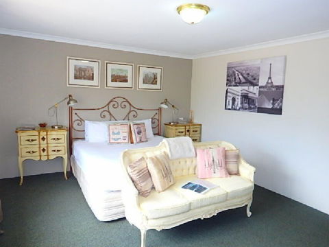 The Grandhouse York - Accommodation Rockhampton 6
