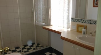 The Grandhouse York - Accommodation Rockhampton 5