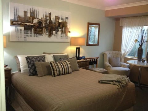 The Grandhouse York - Accommodation Rockhampton 3