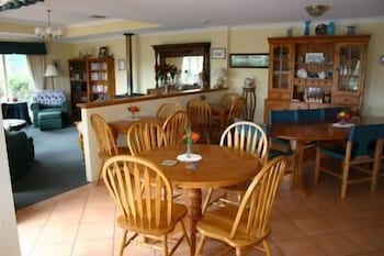 The Grandhouse York - Accommodation Rockhampton 2