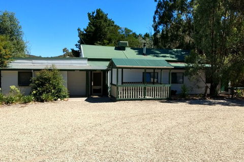 Fernleigh Farmstay & Bike Park - Accommodation Rockhampton 2