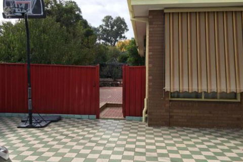 Rose Avenue Home Stay - Accommodation Rockhampton 4
