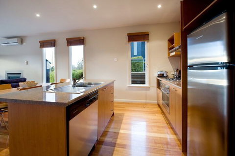 Queensberry Springs Villa 1 - Accommodation Rockhampton 2