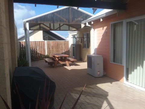 Seaside Villas - Accommodation Rockhampton 5