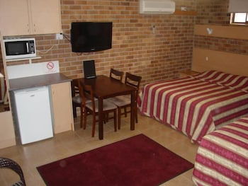 Tally Ho Motor Inn - Accommodation Rockhampton 6