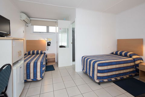 Tally Ho Motor Inn - Accommodation Rockhampton 2