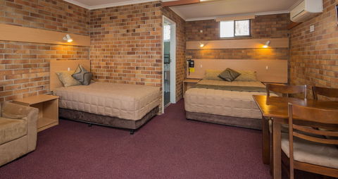 Tally Ho Motor Inn - Accommodation Rockhampton 5