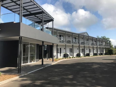 Clouds Montville - Accommodation Rockhampton 0