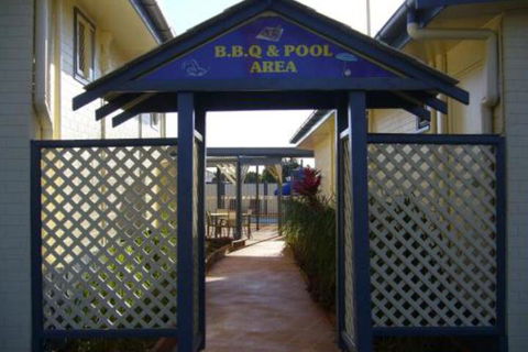 Kings Motor Inn & Steakhouse - Accommodation Rockhampton 4