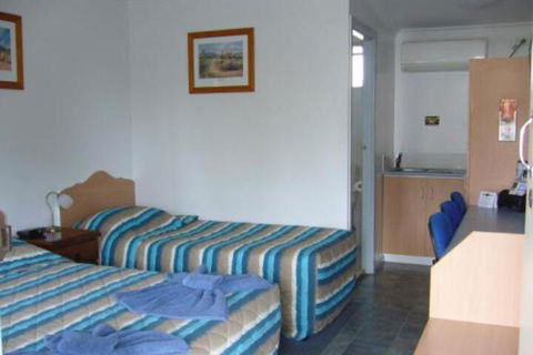 Kings Motor Inn & Steakhouse - Accommodation Rockhampton 3