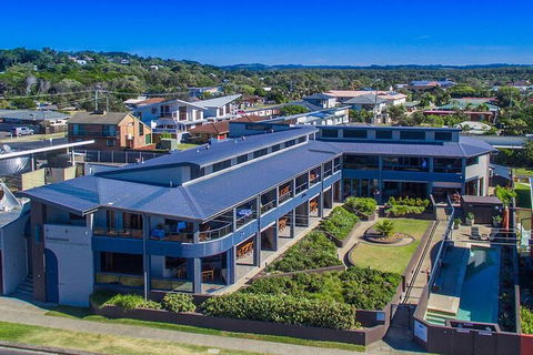 Lennox Holiday Apartments - Accommodation Rockhampton 1