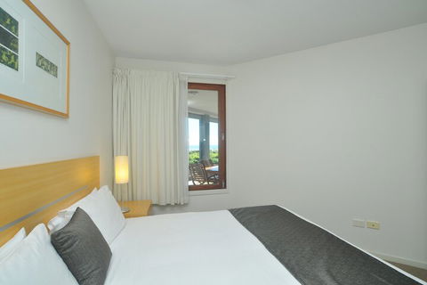 Lennox Holiday Apartments - Accommodation Rockhampton 3