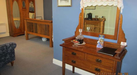 Walton House - Accommodation Rockhampton 1