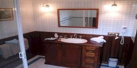 Walton House - Accommodation Rockhampton 3