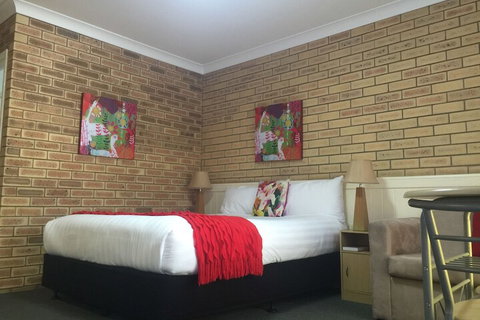 Blue Violet Motor Inn - Accommodation Rockhampton 5