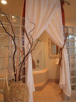 Sea & Soul Beachside Studios - Accommodation Rockhampton 3