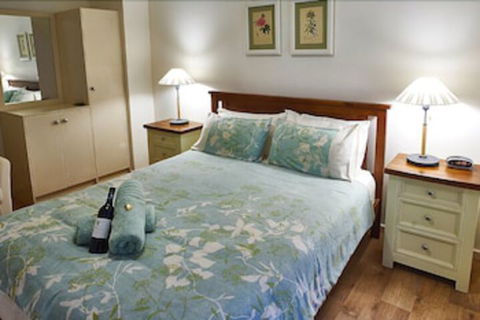 Underground Bed And Breakfast - Accommodation Rockhampton 0