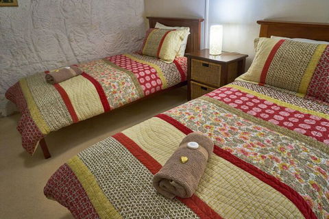 Underground Bed And Breakfast - Accommodation Rockhampton 7