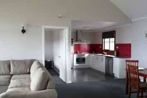 Scarlet Woods Chalets - Accommodation Rockhampton 7