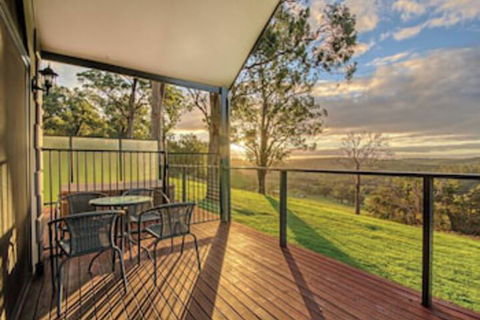 Scarlet Woods Chalets - Accommodation Rockhampton 0