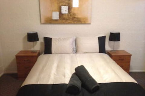 Copper Gate Motel - Accommodation Rockhampton 0