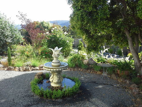 Hillside Bed & Breakfast - Accommodation Rockhampton 5
