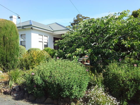 Hillside Bed & Breakfast - Accommodation Rockhampton 4