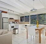 De Angelis Beach House - Accommodation Rockhampton