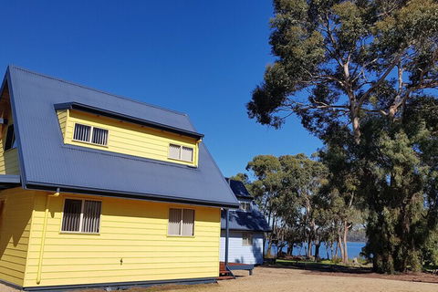 Four Seasons Waterfront Villas - Accommodation Rockhampton 3