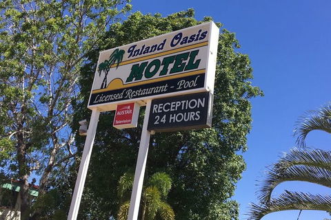 Inland Oasis Motel - Accommodation Rockhampton 1